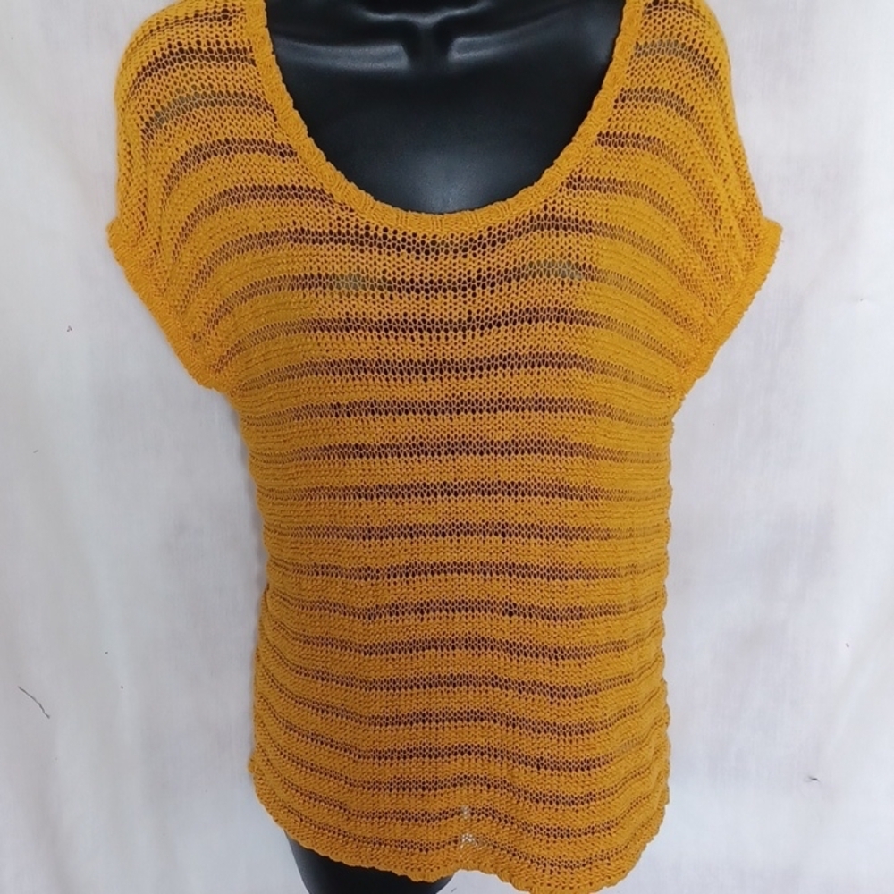Mac + Jac Harvest Gold mesh knit shirt